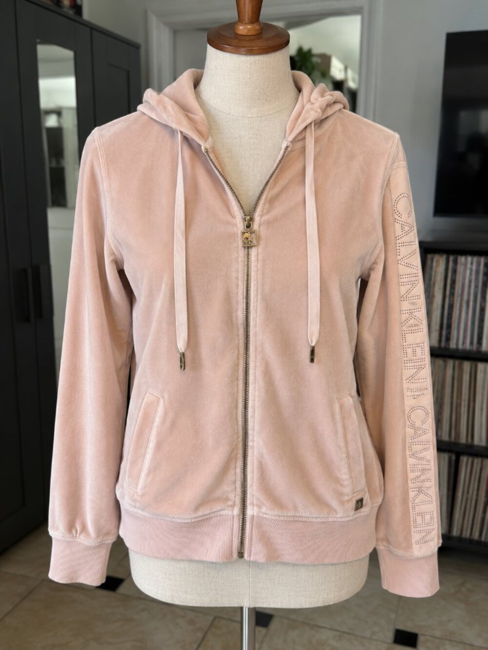 Calvin Klein Women’s Pink Velour Zip Up Hoodie Jacket Logo Sleeve XS